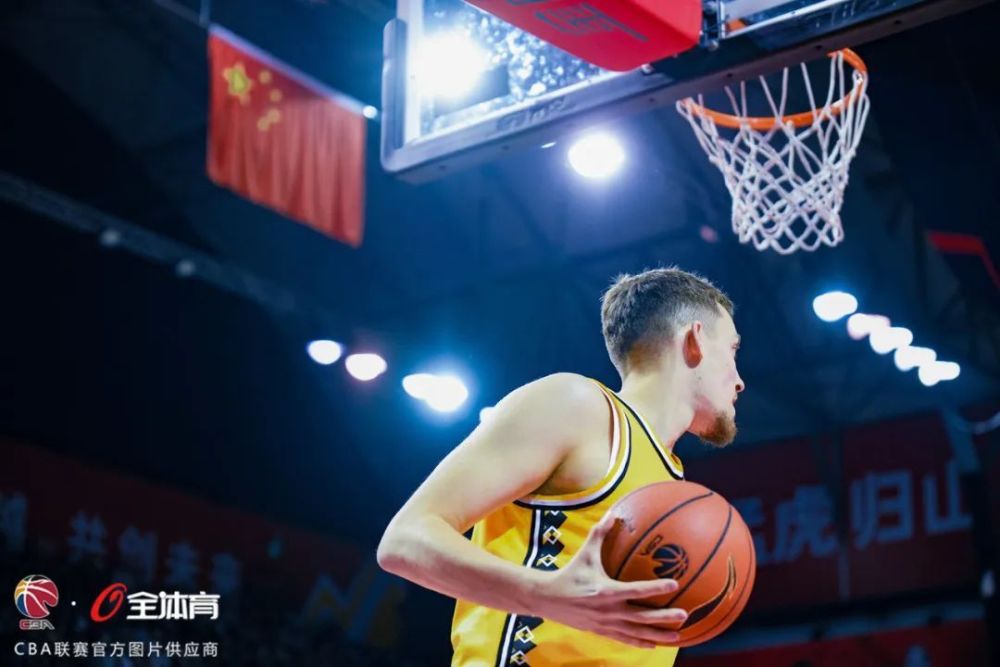 开云中国网站-欧篮联窗口期走向成谜，浙江稠州篮板制胜，气氛紧张，医务组通报恢复(欢迎领导莅临指导标语横幅)
